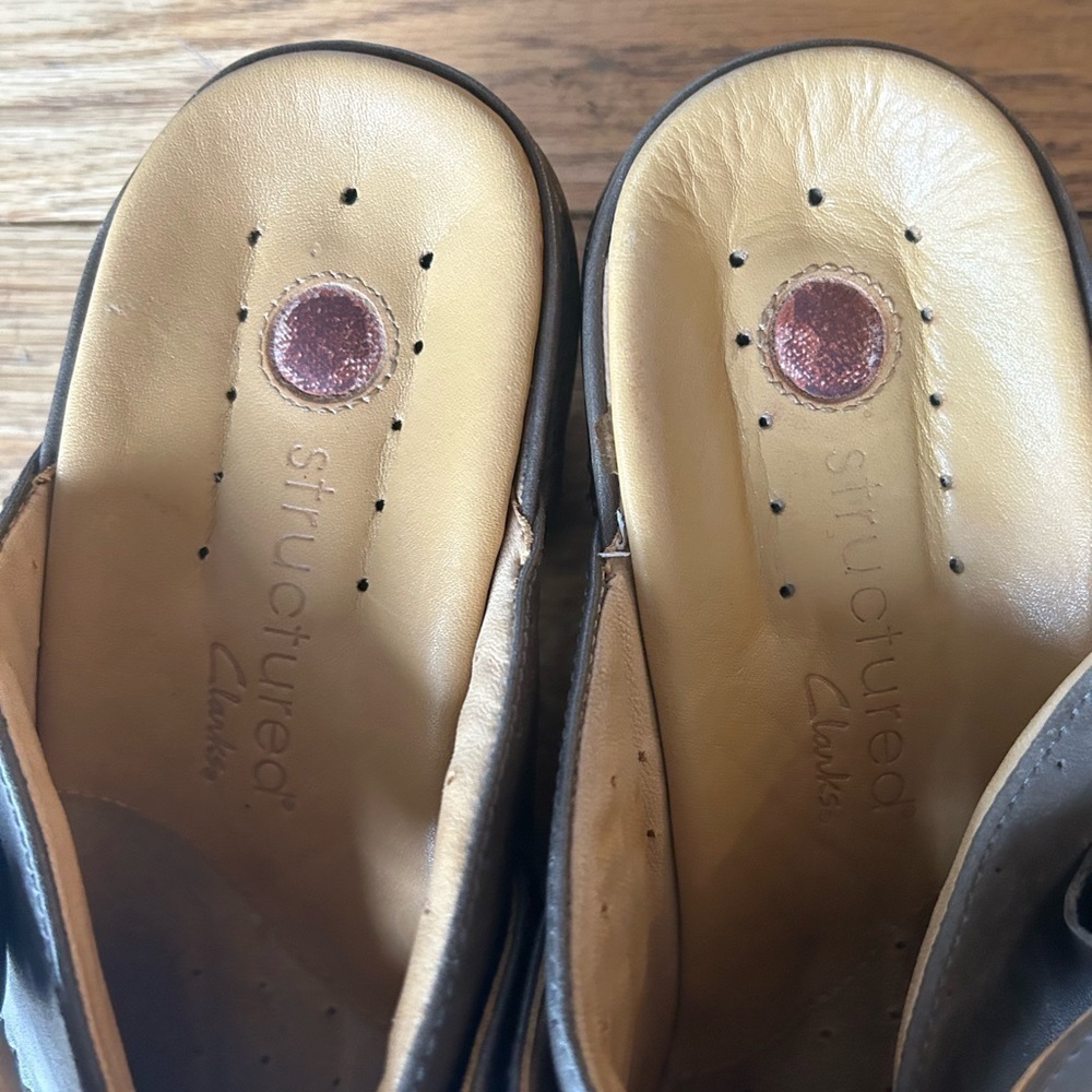Clark's Unstructured Brown Leather Mules Clogs Stitched Blue Floral 8M - Picture 4 of 9